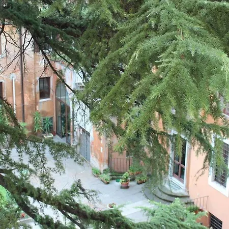 Esquilino Di Yan 4*