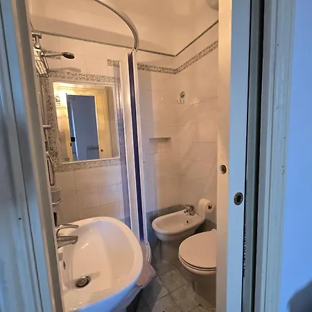 Esquilino Di Yan Gæstehus *